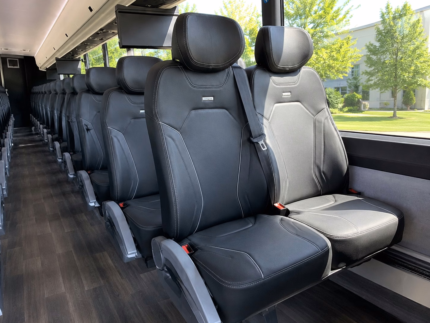 shuttle your wedding guests between lax hotels and your hawthorne venue stress free