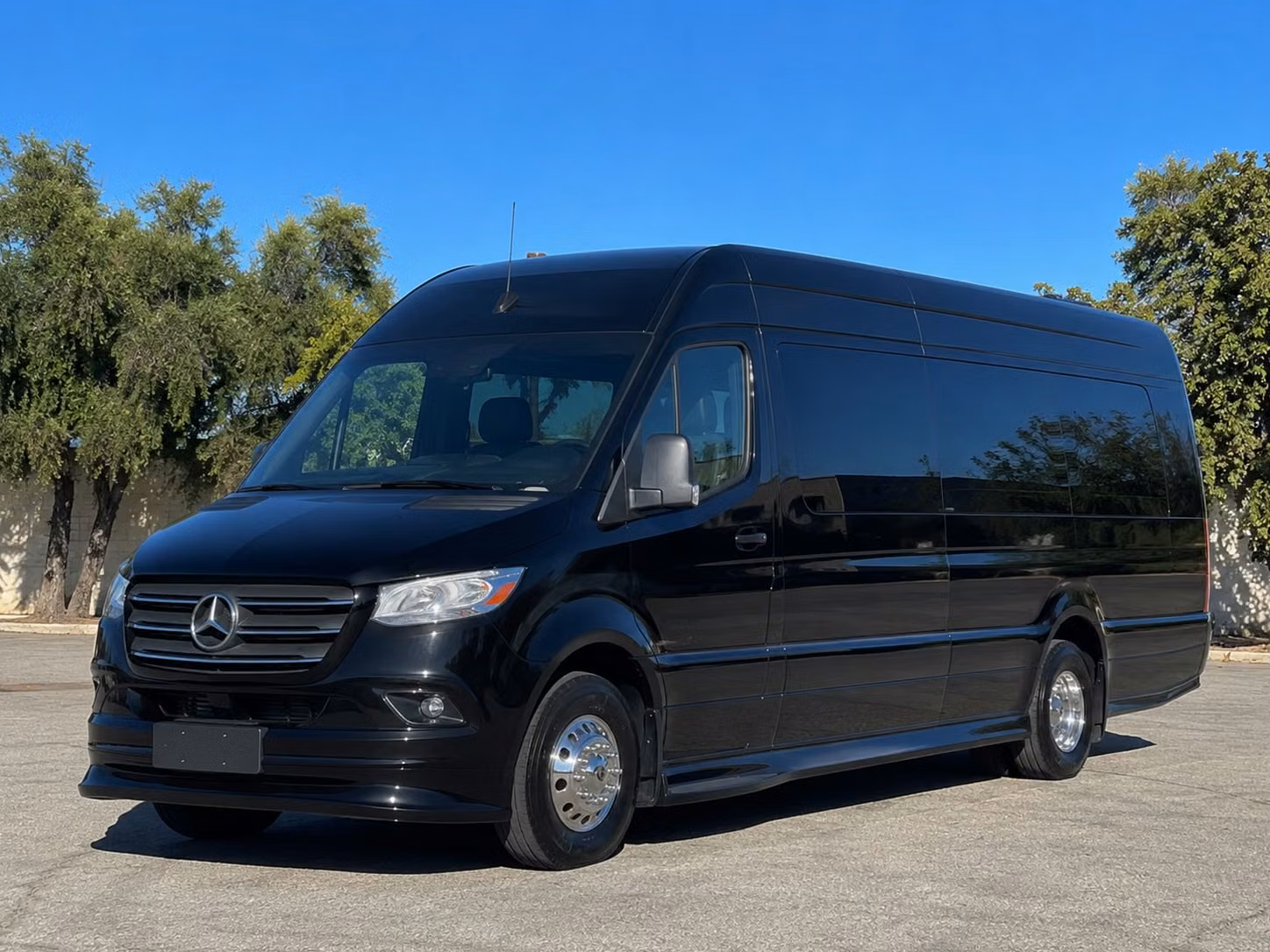 transportation serving hawthorne and nearby cities